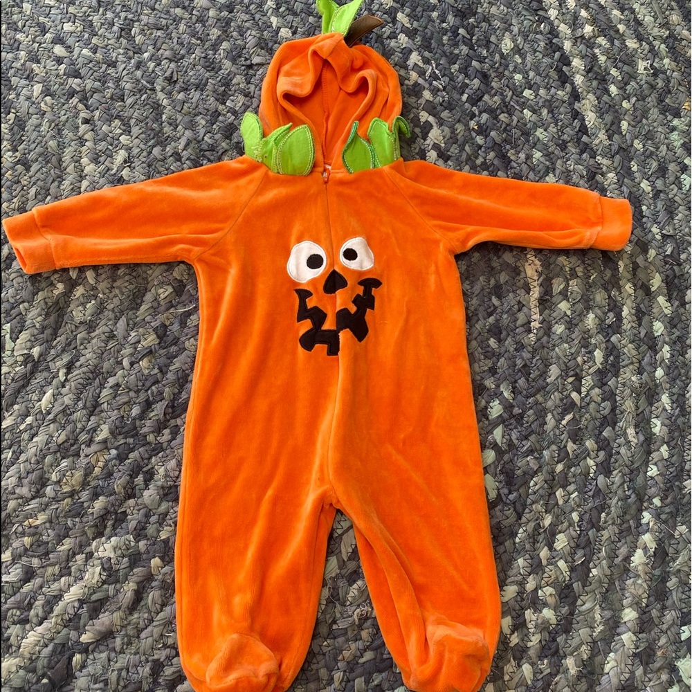 0-3 month pumpkin onesie costume